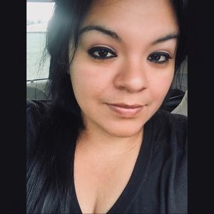 Meet your Posher, abril_lee